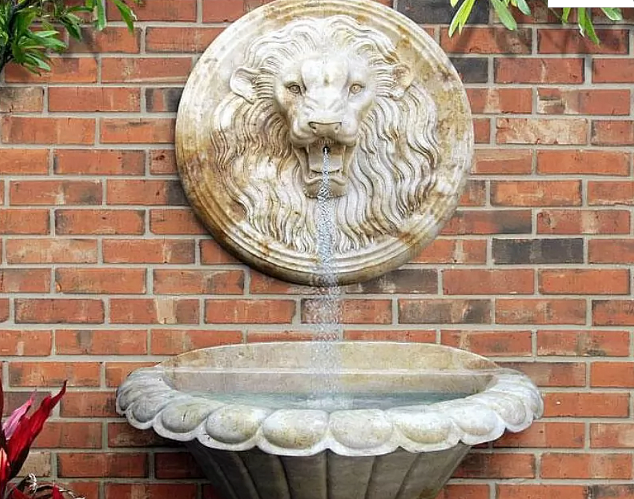 Питьевой фонтан в форме льва 