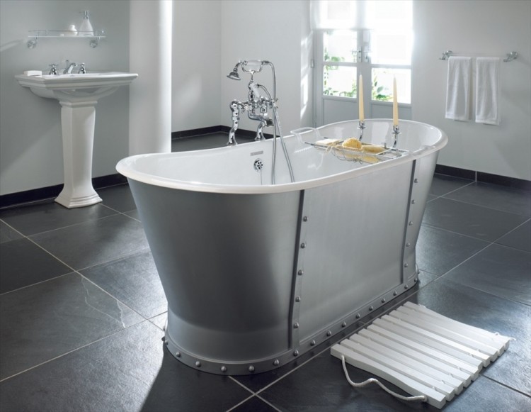 Baglioni Cast Iron Rolltop Bath 0TH Freestanding Slipper. White (CI000008)